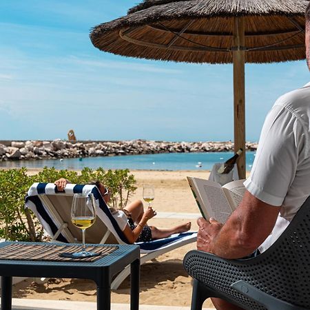 Marina Bay Beach Suites Пескичи Экстерьер фото