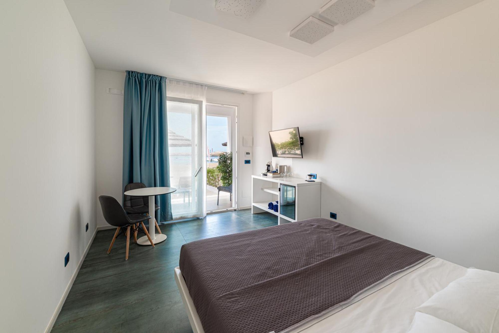 Marina Bay Beach Suites Пескичи Экстерьер фото