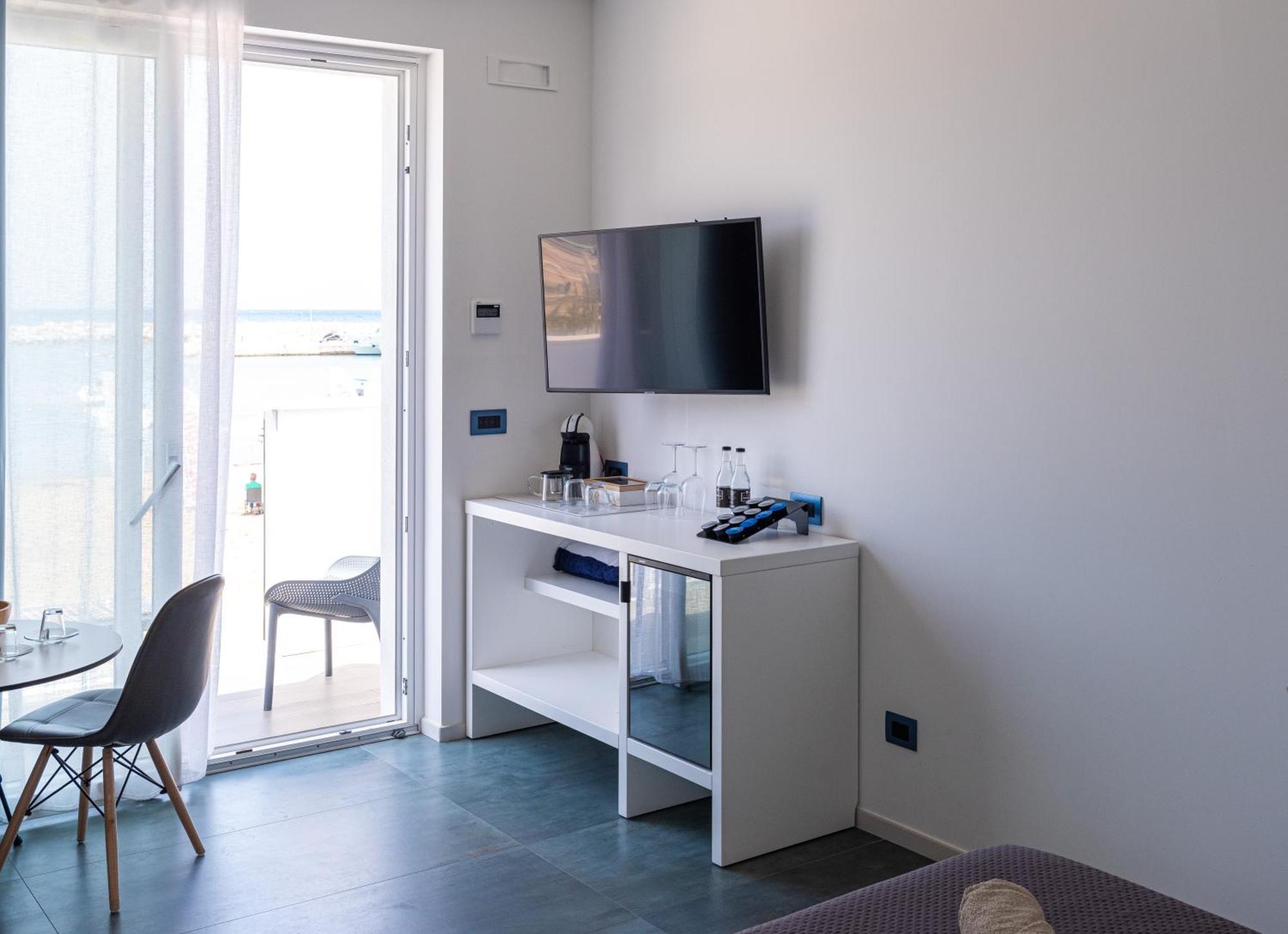 Marina Bay Beach Suites Пескичи Экстерьер фото