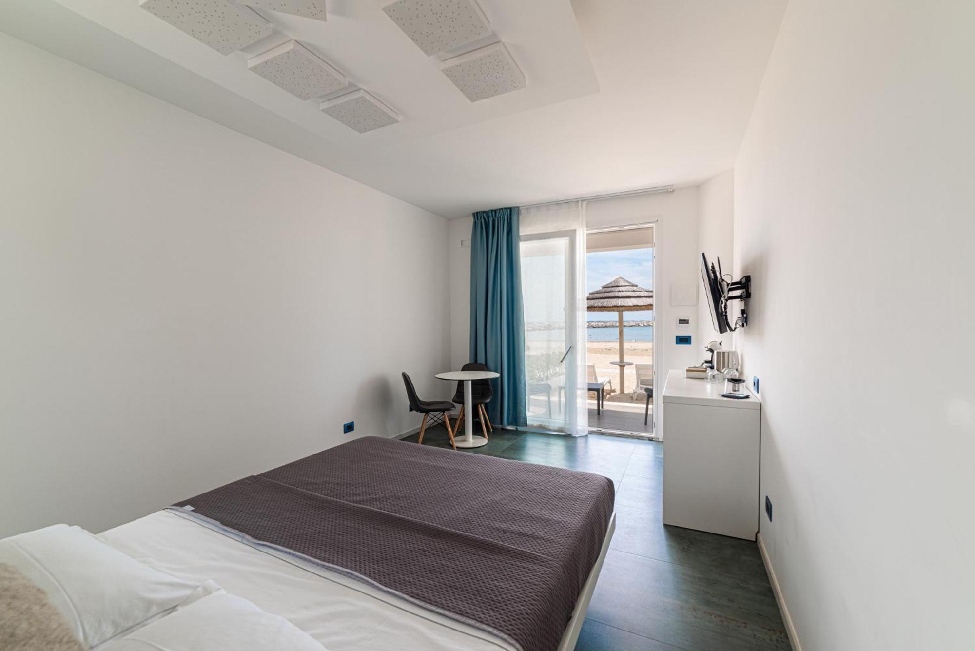 Marina Bay Beach Suites Пескичи Экстерьер фото