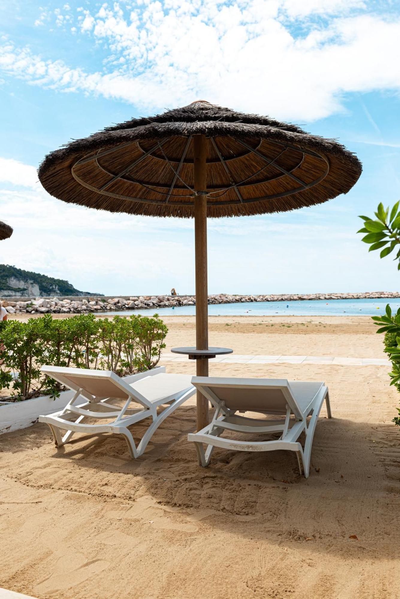 Marina Bay Beach Suites Пескичи Экстерьер фото